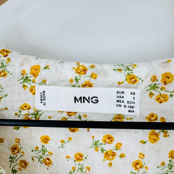 MNG Mango Floral Ruffle Collar Blouse Cream Yellow Ditsy Print Top Size 2 - Picture 3 of 8